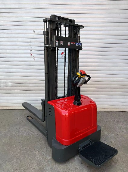 1.5 Ton Electric Stand-on Stac - Electric Forklift บทวิจารณ์และราคา