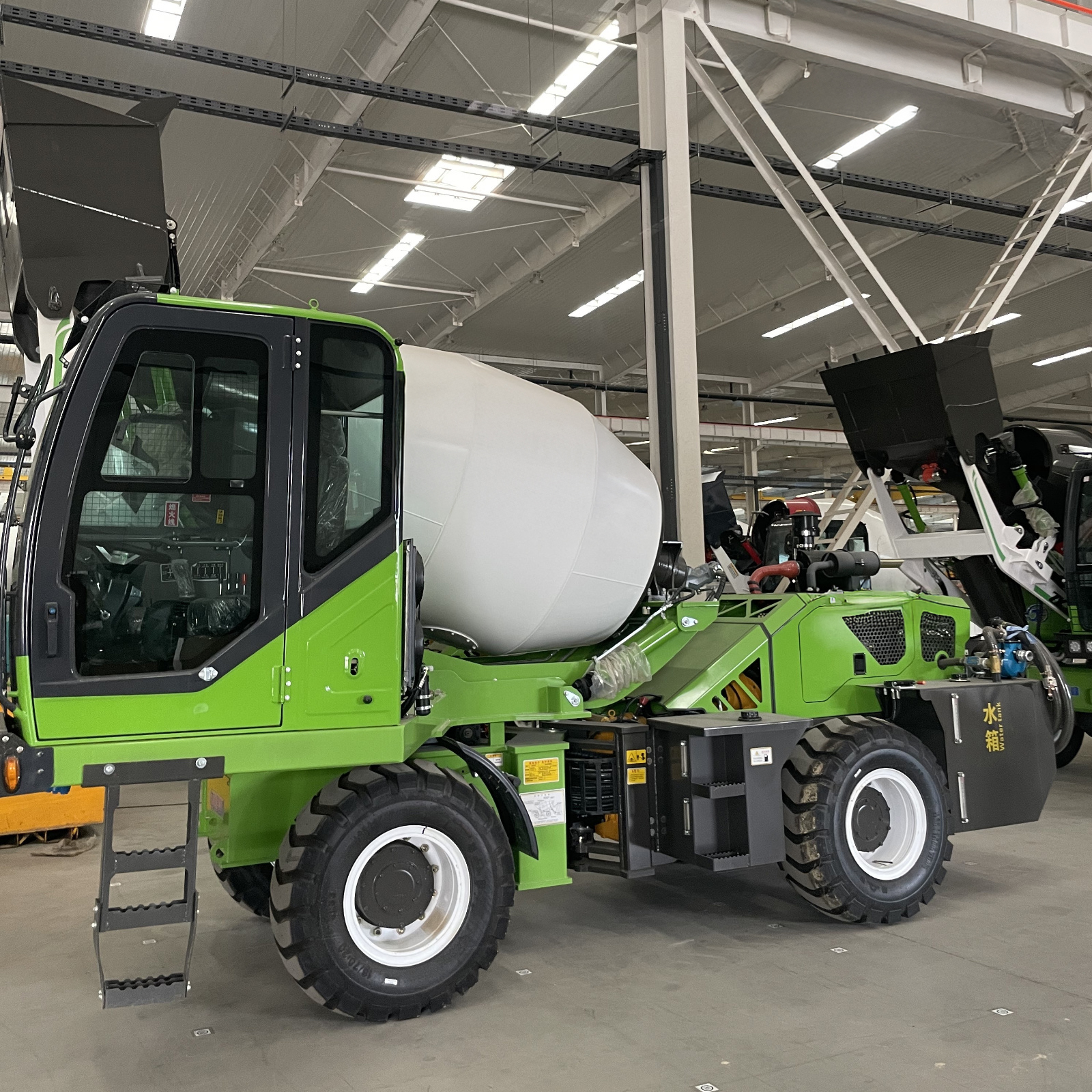 1 To 6.5m³ Mobile Self Loading - Concrete Mixer Machine บทวิจารณ์และราคา