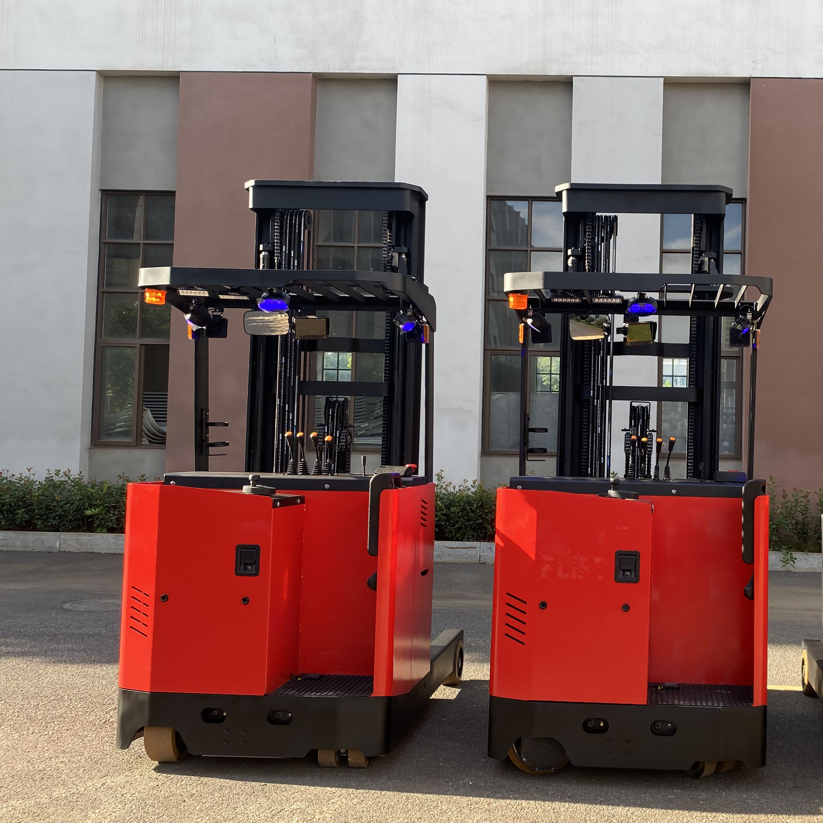1.6T 1600KG Fork Scissor Type  - Electric Forklift บทวิจารณ์และราคา